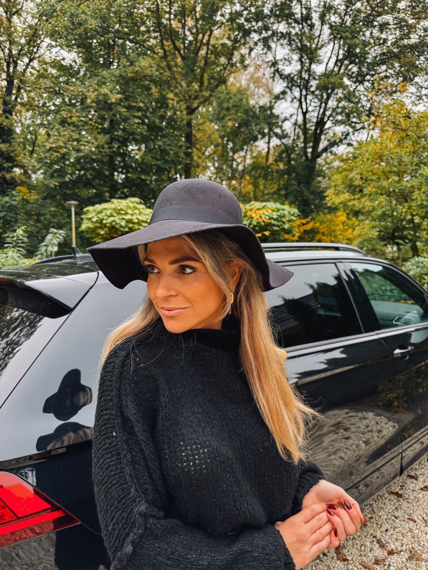 By Hilke Hat Black
